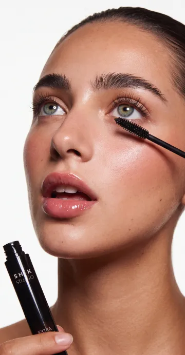 EXTRA VOLUME EYELASH MASCARA